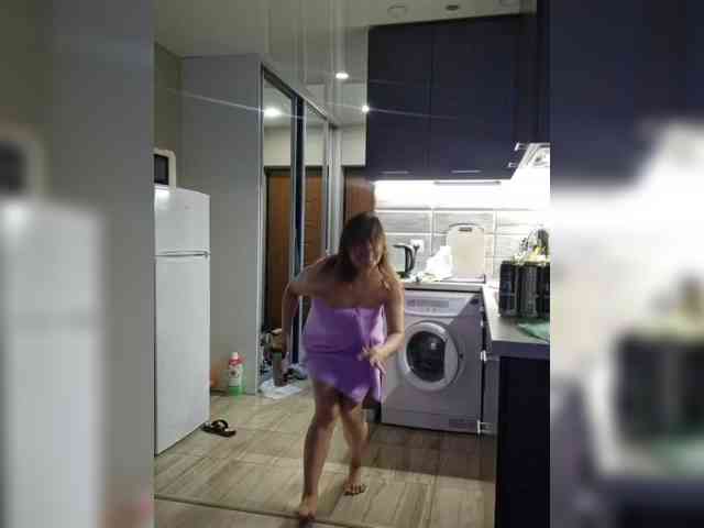 Kira183 webcam