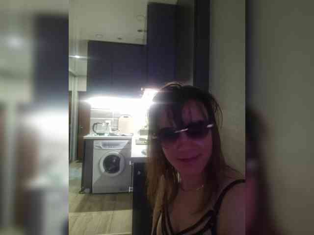 Kira183 webcam