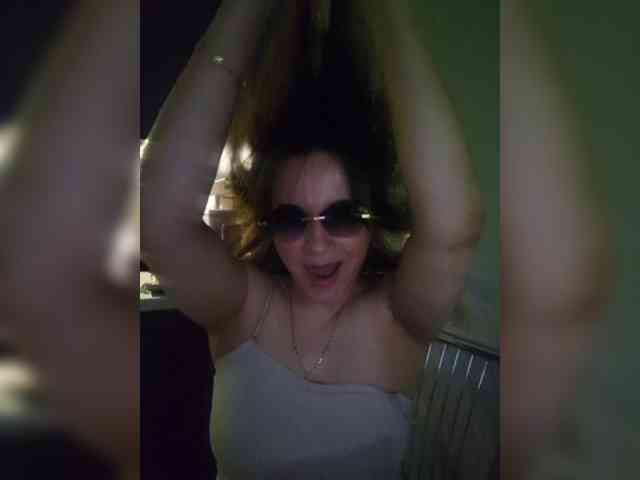 Kira183 webcam