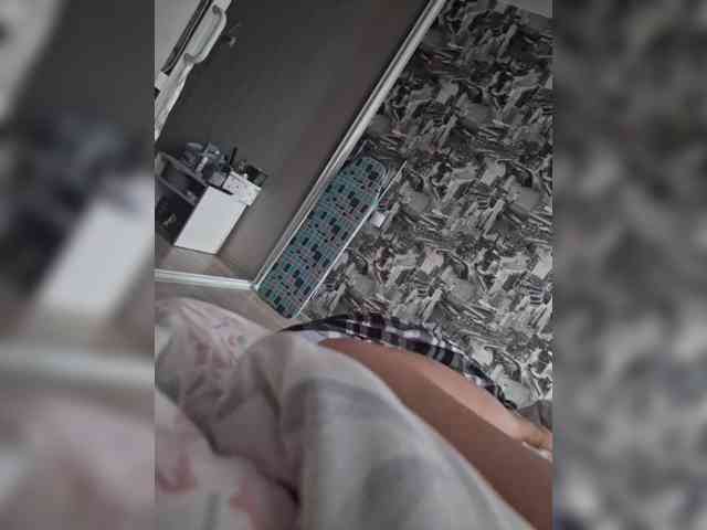 Kira183 webcam