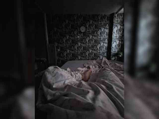 Kira183 webcam