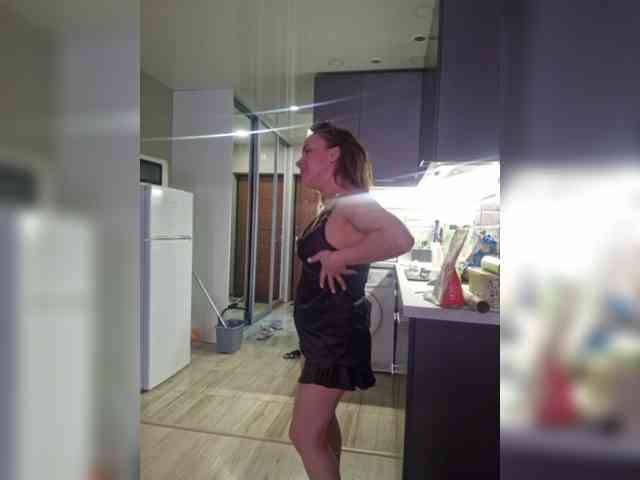 Kira183 webcam