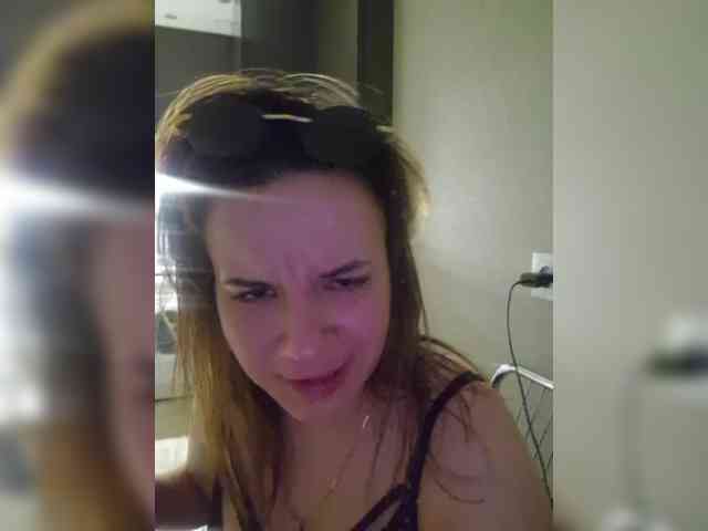 Kira183 webcam