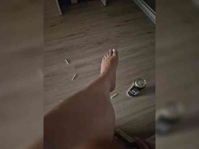 Kira183 webcam