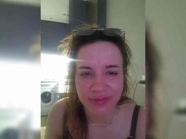 Kira183 webcam