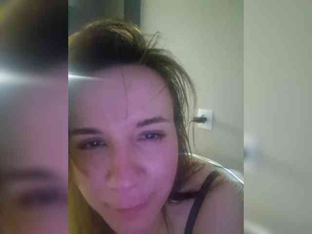 Kira183 webcam