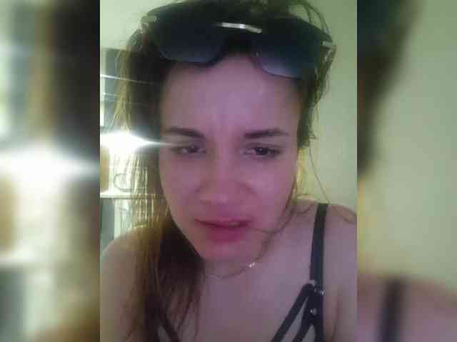 Kira183 webcam