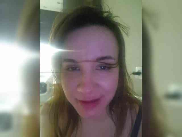 Kira183 webcam