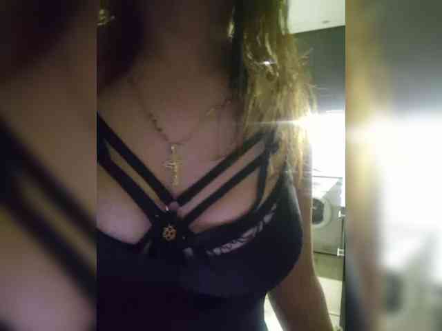 Kira183 webcam