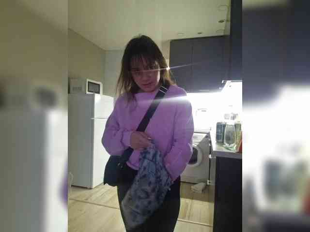 Kira183 webcam