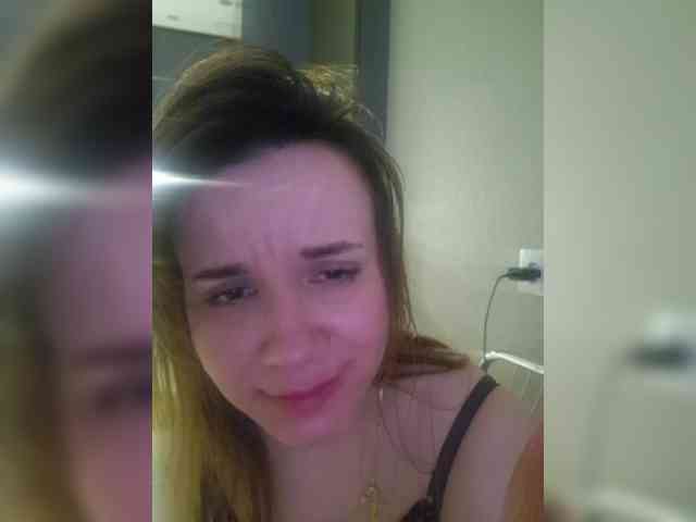 Kira183 webcam