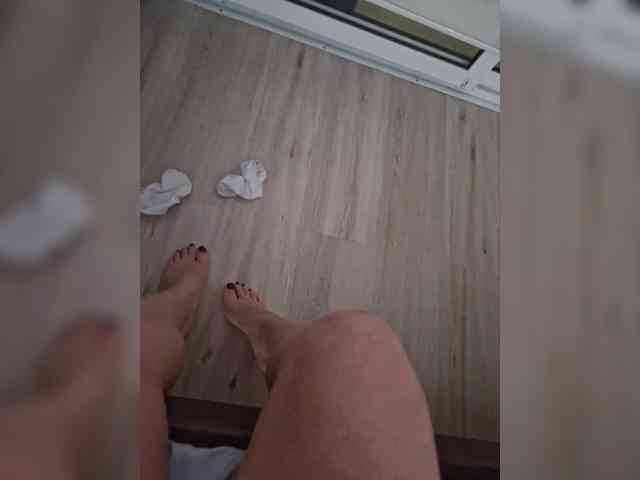 Kira183 webcam