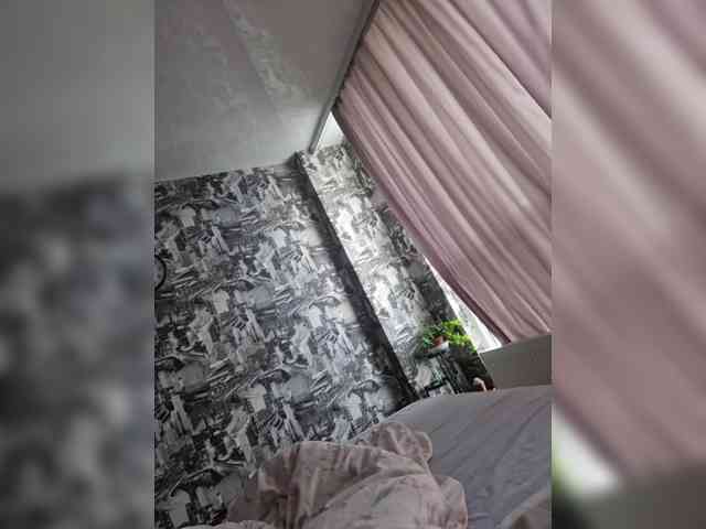 Kira183 webcam