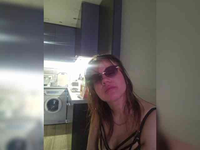 Kira183 webcam