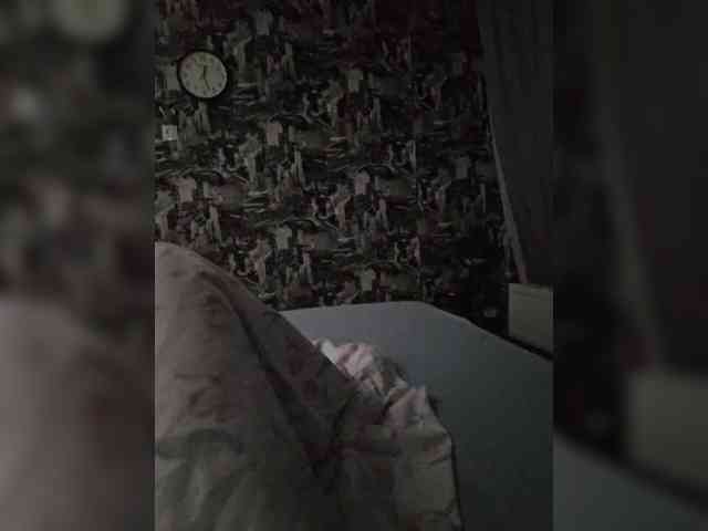 Kira183 webcam
