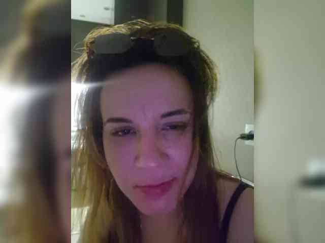 Kira183 webcam
