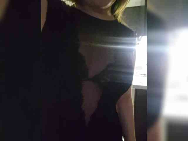 Kira183 webcam