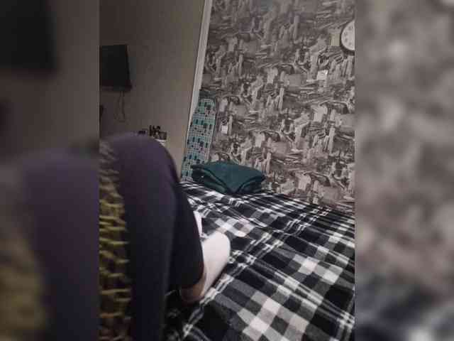 Kira183 webcam