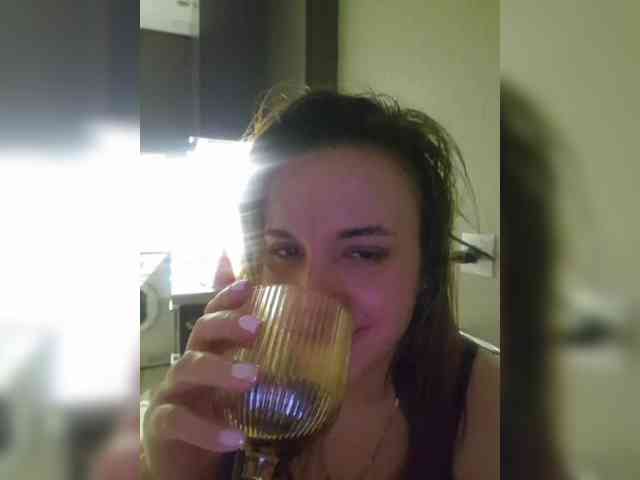 Kira183 webcam