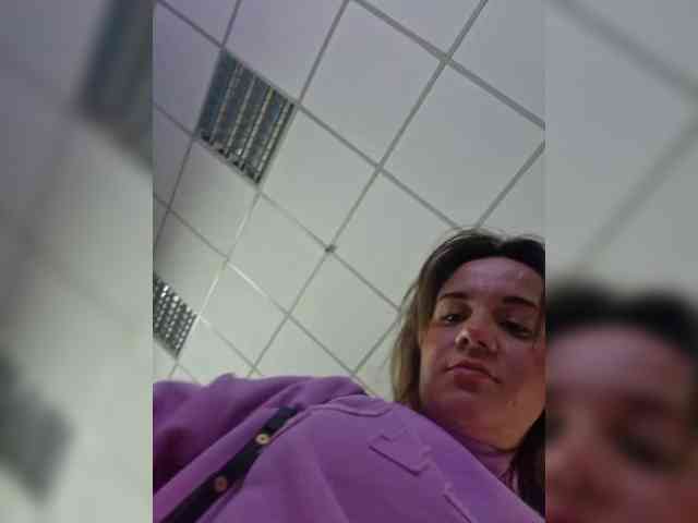 Kira183 webcam