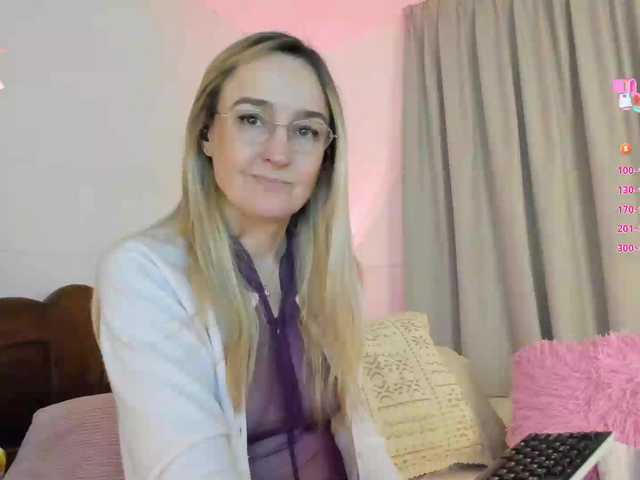 Sweetnina live cam on BongaCams
