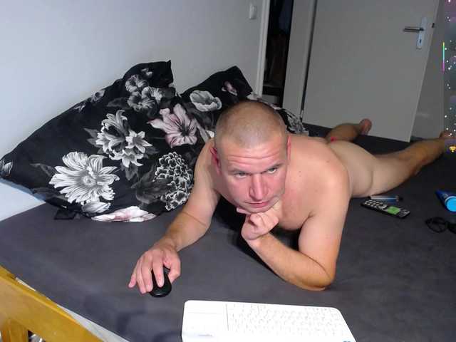 Waldis08 live cam preview