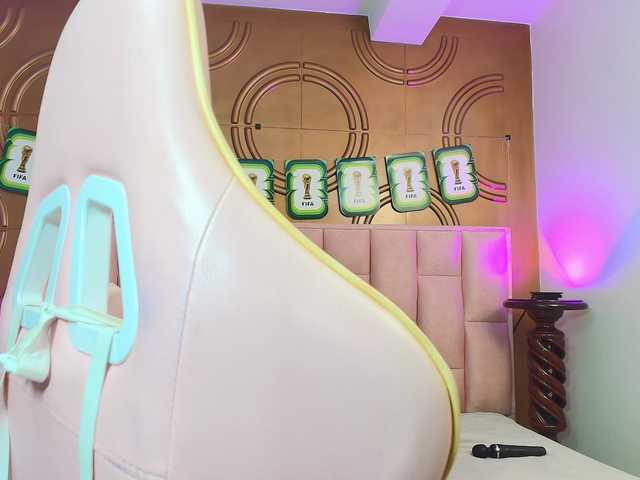 valeriaa19 live cam on BongaCams