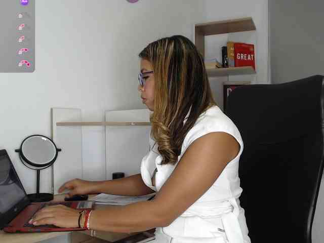 BriannaLorens Live Webcam on BongaCams