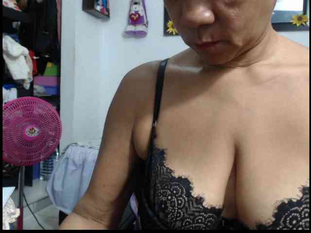 sarah-hot webcam
