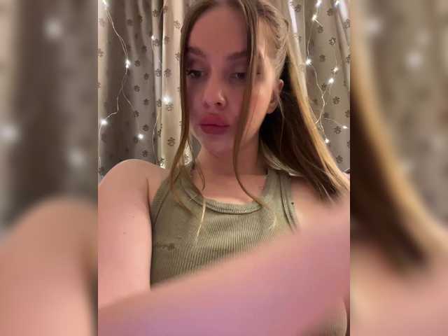 Natalymoodhot live webcam show