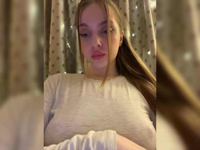Dashahot8989 live cam on BongaCams