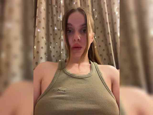 Dashahot8989 webcam