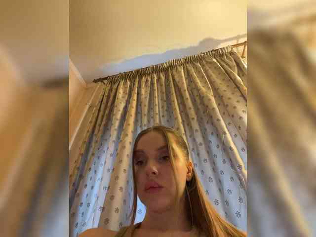 Dashahot8989 webcam