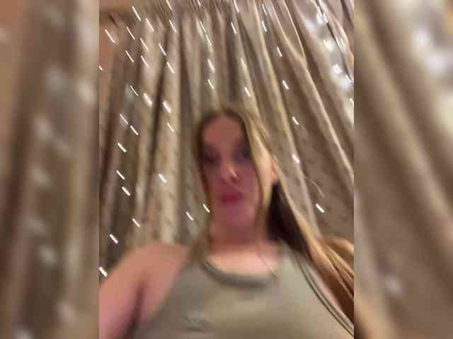 Dashahot8989 webcam