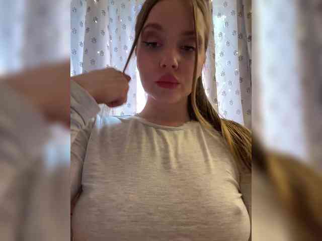 Dashahot8989 webcam