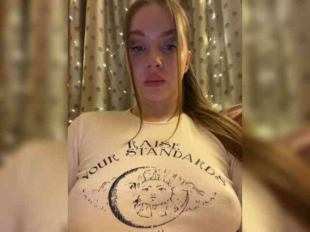 Dashahot8989 webcam