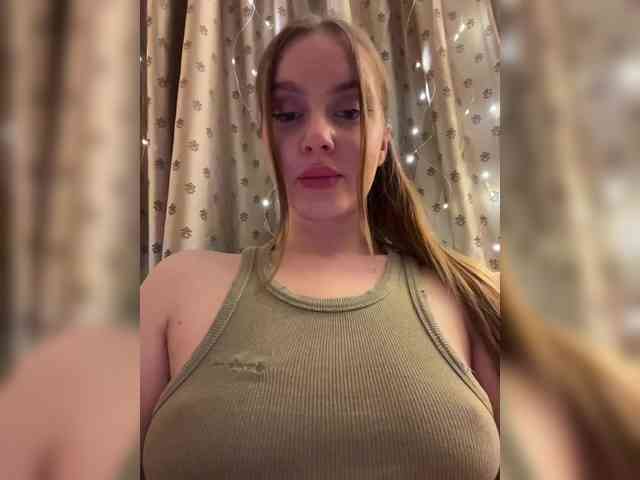 Dashahot8989 webcam