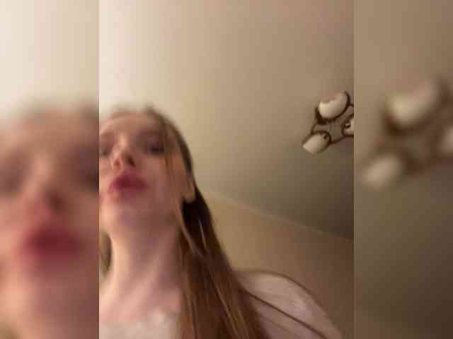 Dashahot8989 webcam