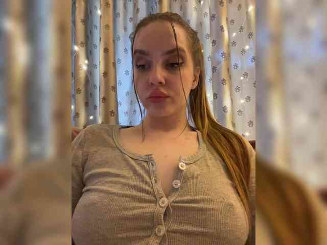 Acest model este live acum. Natalymoodhot