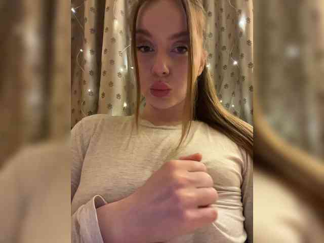 Dashahot8989 webcam