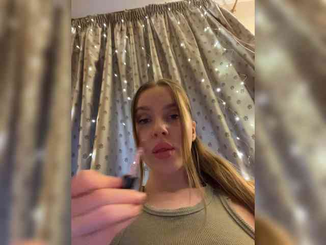 Dashahot8989 webcam