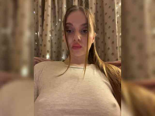Dashahot8989 webcam