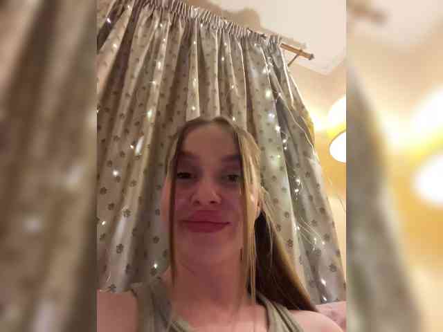 Dashahot8989 webcam