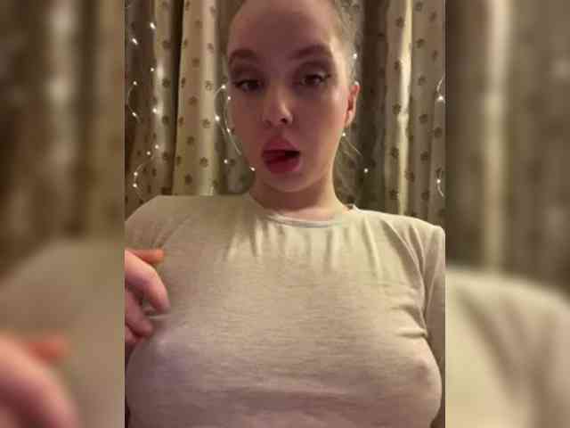 Dashahot8989 webcam