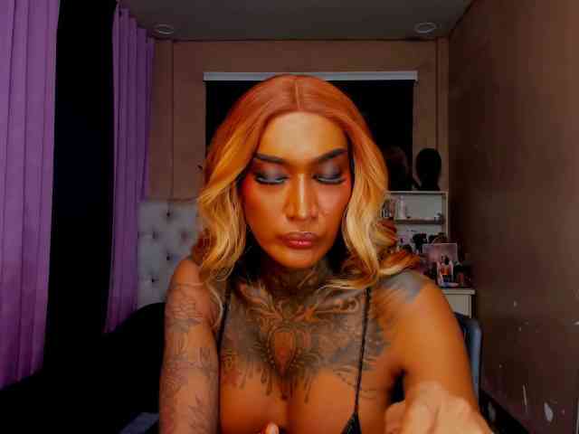 EBONYROXY Live Webcam on BongaCams