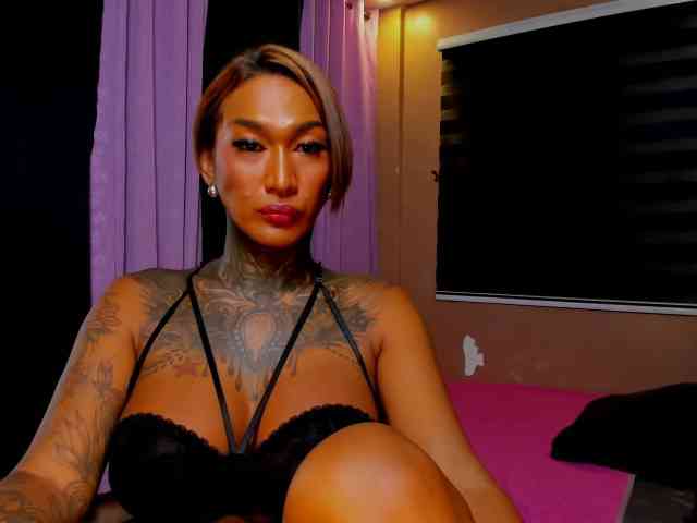 EBONYROXY Live Webcam on BongaCams