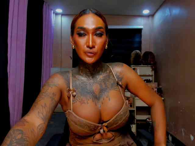QUEEN_EBONYXxX