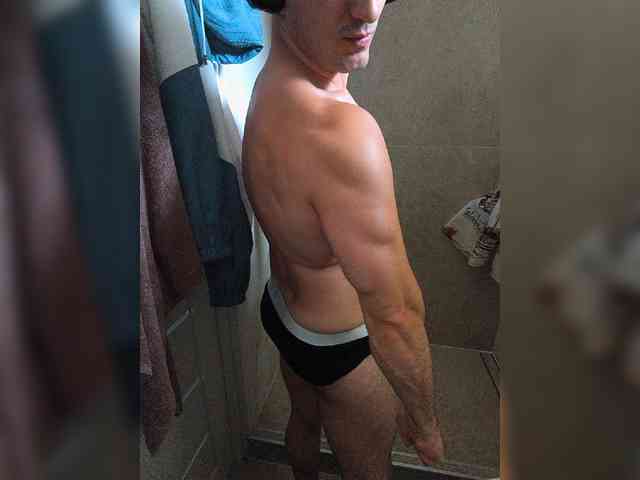 HandsomeHercules Sex Cam Show