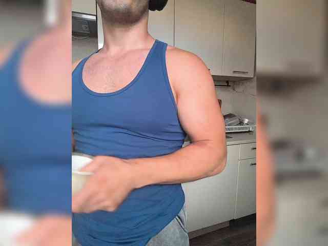 HandsomeHercules Sex Cam Show
