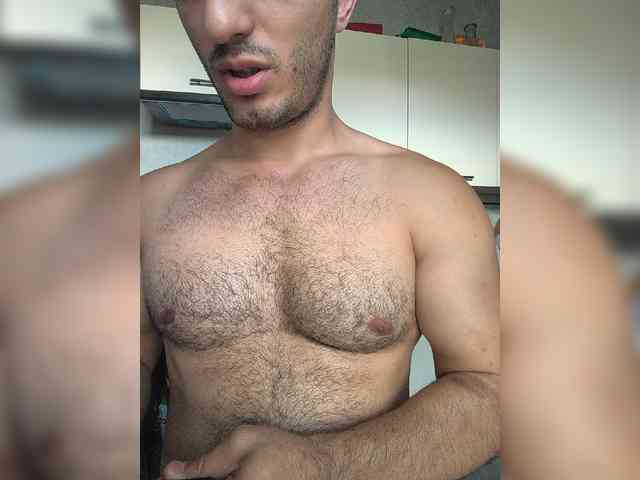 Handsomehercules's cam show statistics and live stream